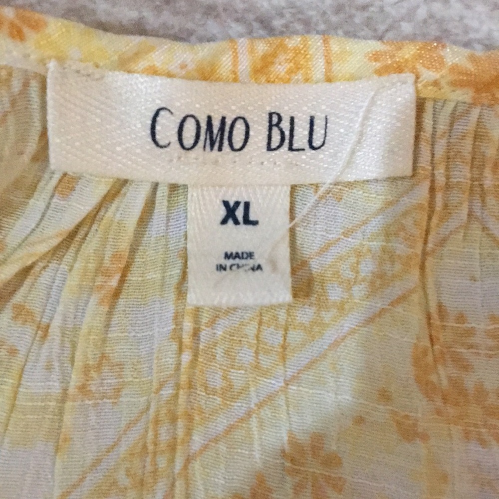 4/$20 yellow blouse with floral design - Picture 5 of 6